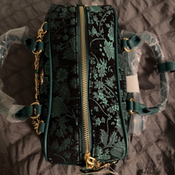 Wicked Oz Green Floral Emerald Crossbody handbag - Picture 4 of 8